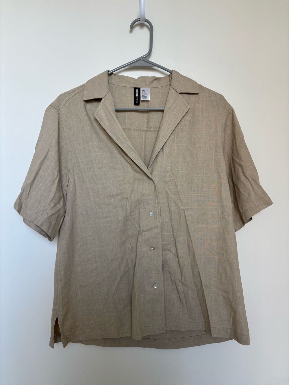 H&M Women’s Linen Blend Short Sleeve Button-Down Shirt in Light Beige - size S